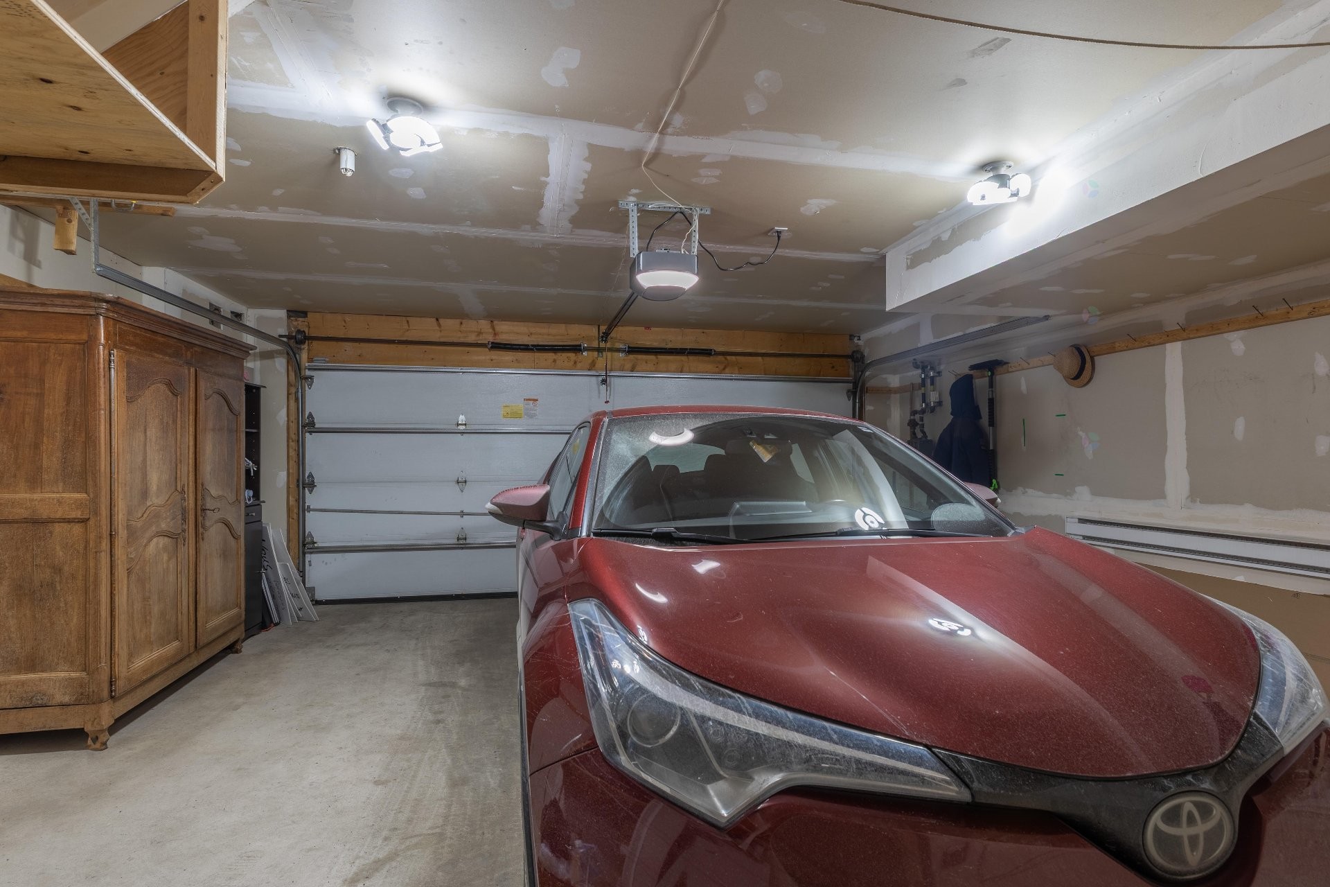 Garage - 136Z Av. Alston, Pointe-Claire, QC - Indoor Photo Showing Garage