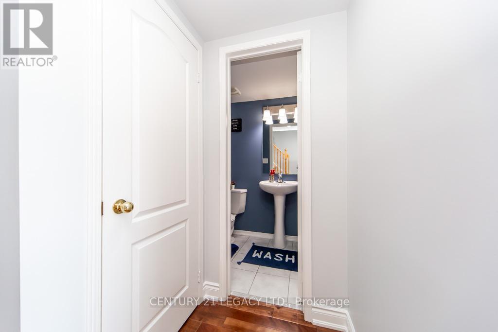 28 Oakins Lane, Ajax, ON - Indoor Photo Showing Other Room