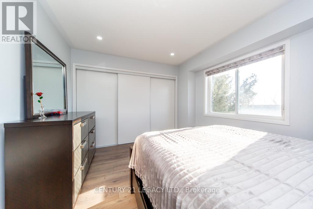 28 Oakins Lane, Ajax, ON - Indoor Photo Showing Bedroom