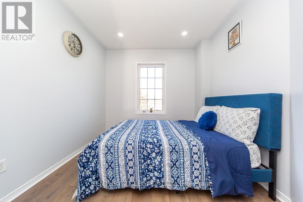 28 Oakins Lane, Ajax, ON - Indoor Photo Showing Bedroom