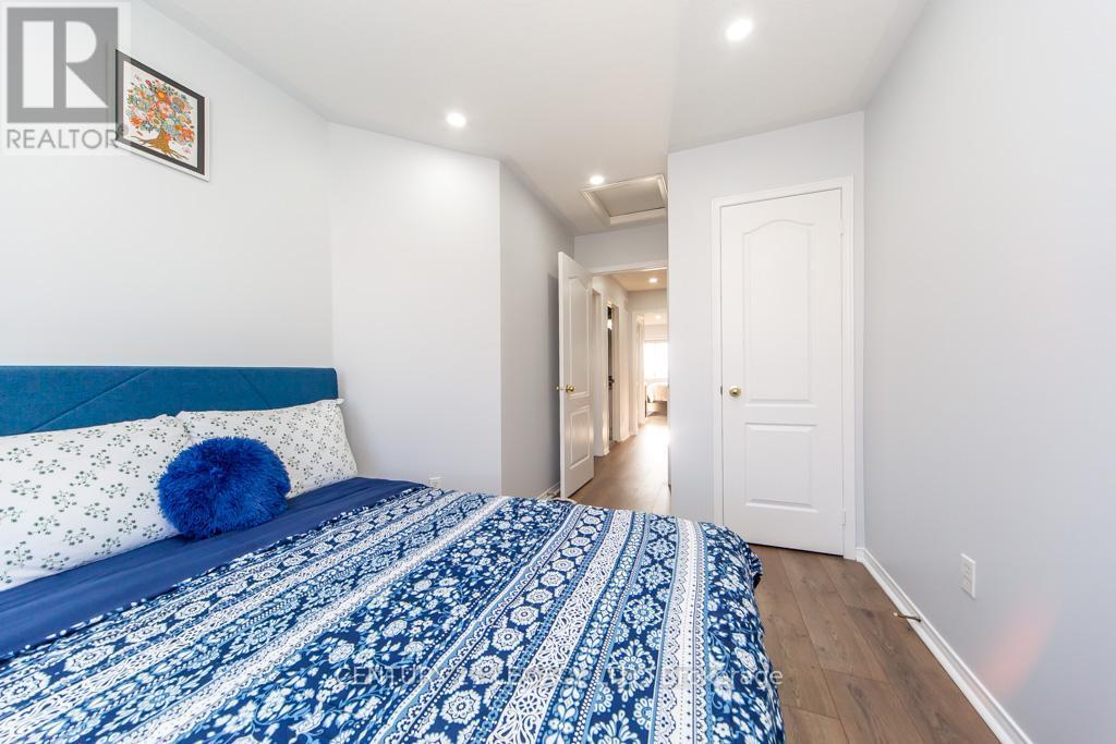 28 Oakins Lane, Ajax, ON - Indoor Photo Showing Bedroom