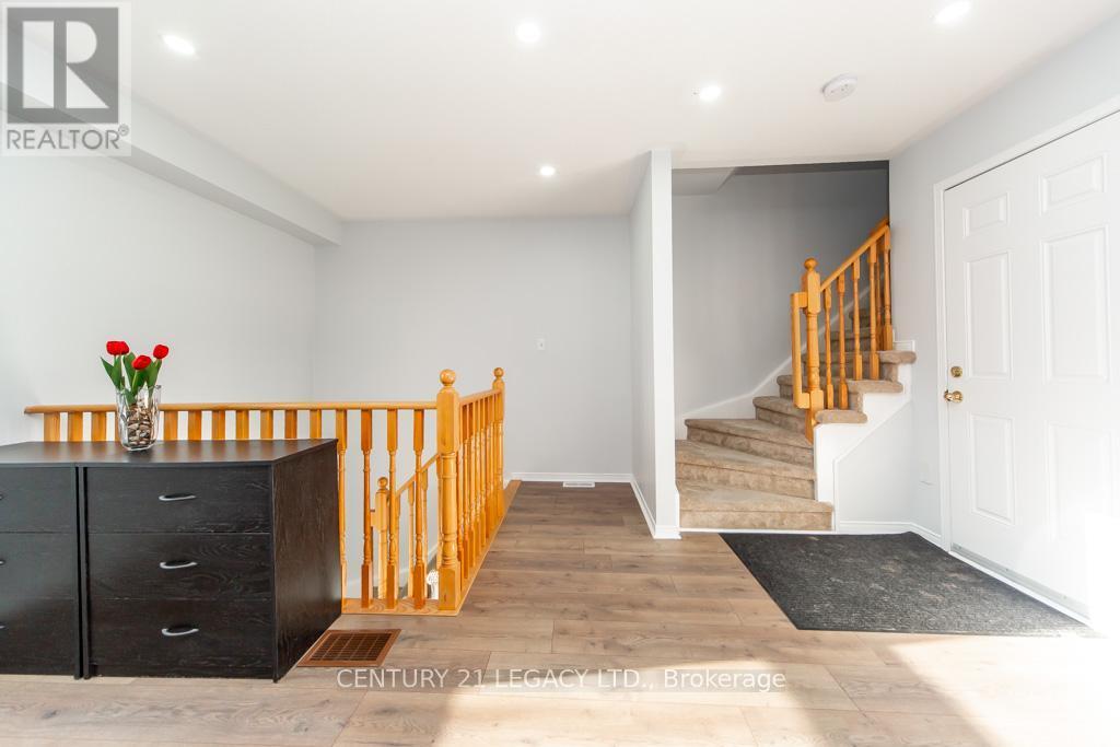 28 Oakins Lane, Ajax, ON - Indoor Photo Showing Other Room