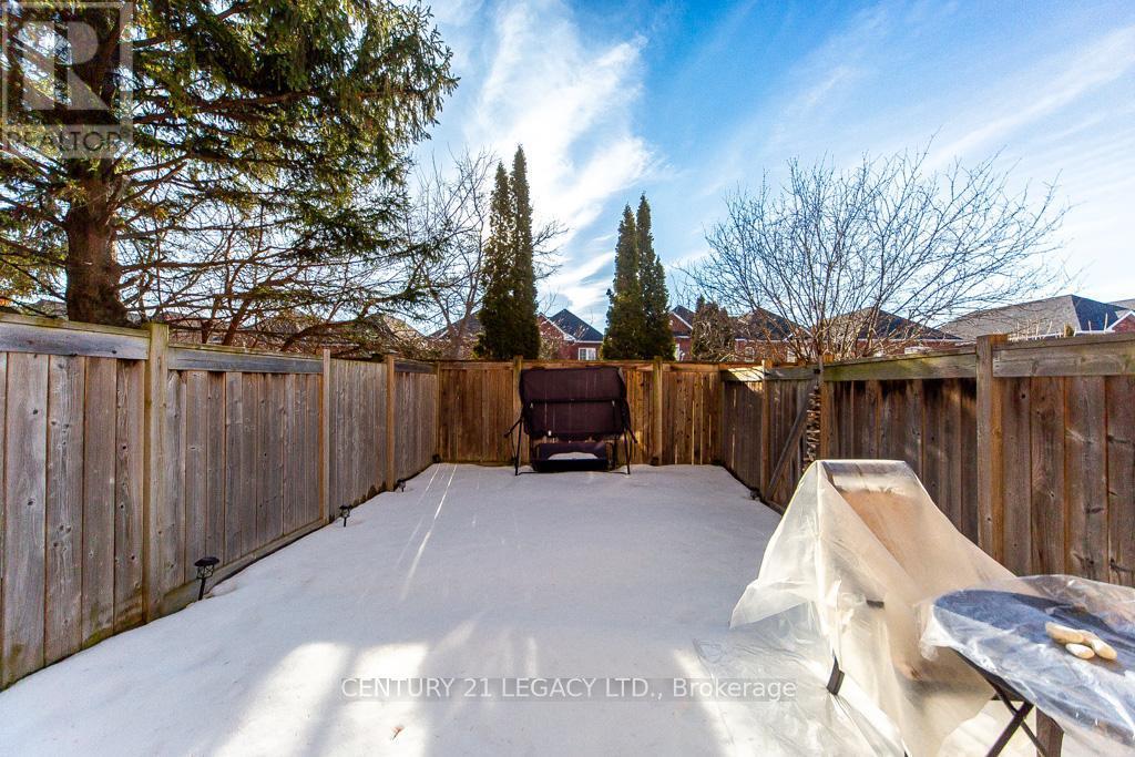 28 Oakins Lane, Ajax, ON - Outdoor