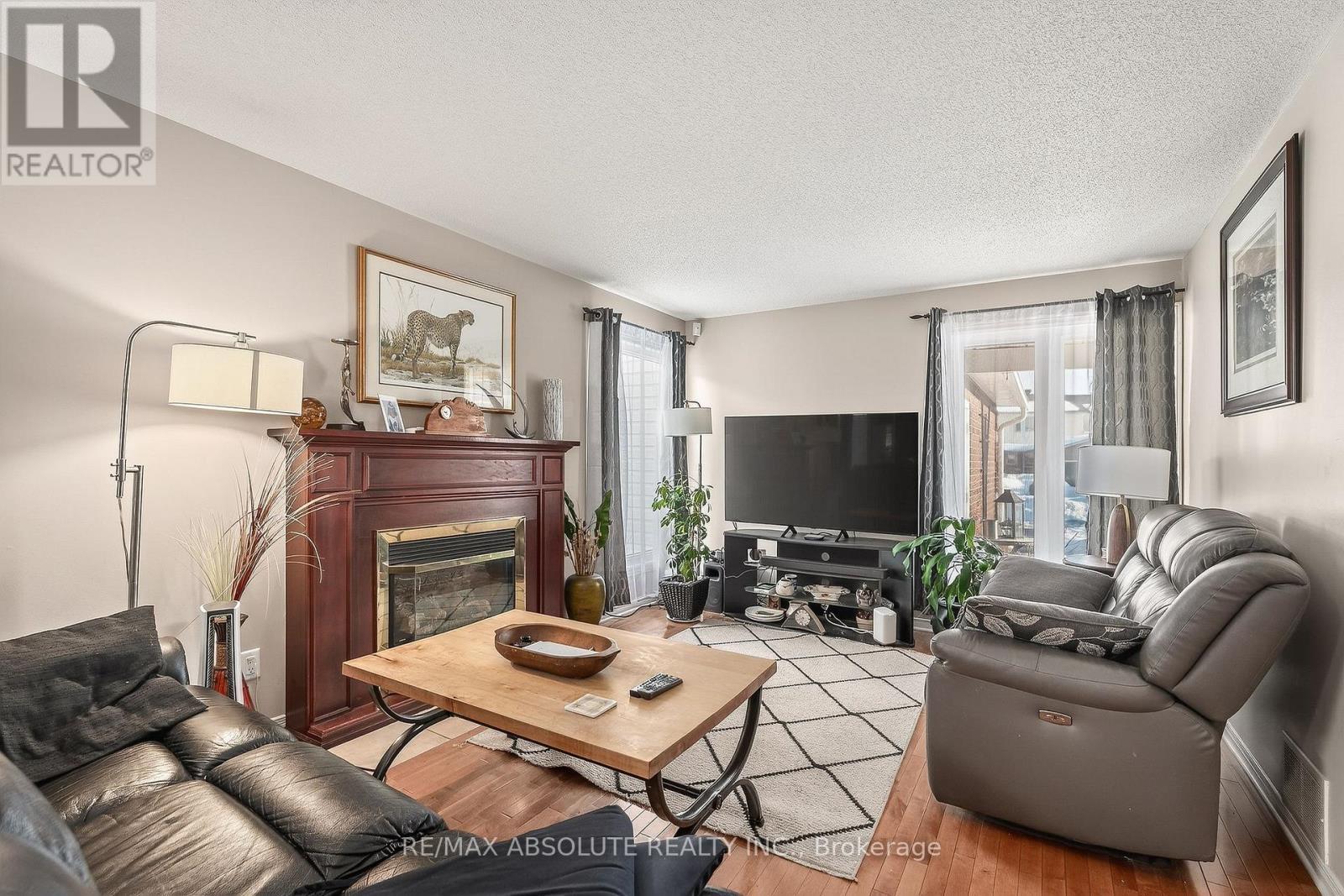 1475 Deavy Way, Ottawa, ON - Indoor Photo Showing Living Room With Fireplace