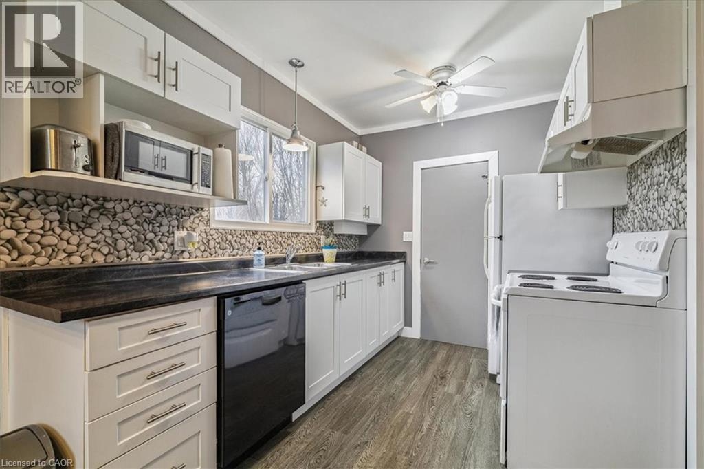 7 North Park Avenue, Hamilton, ON - Indoor