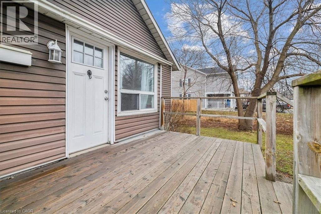 7 North Park Avenue, Hamilton, ON - Outdoor With Deck Patio Veranda