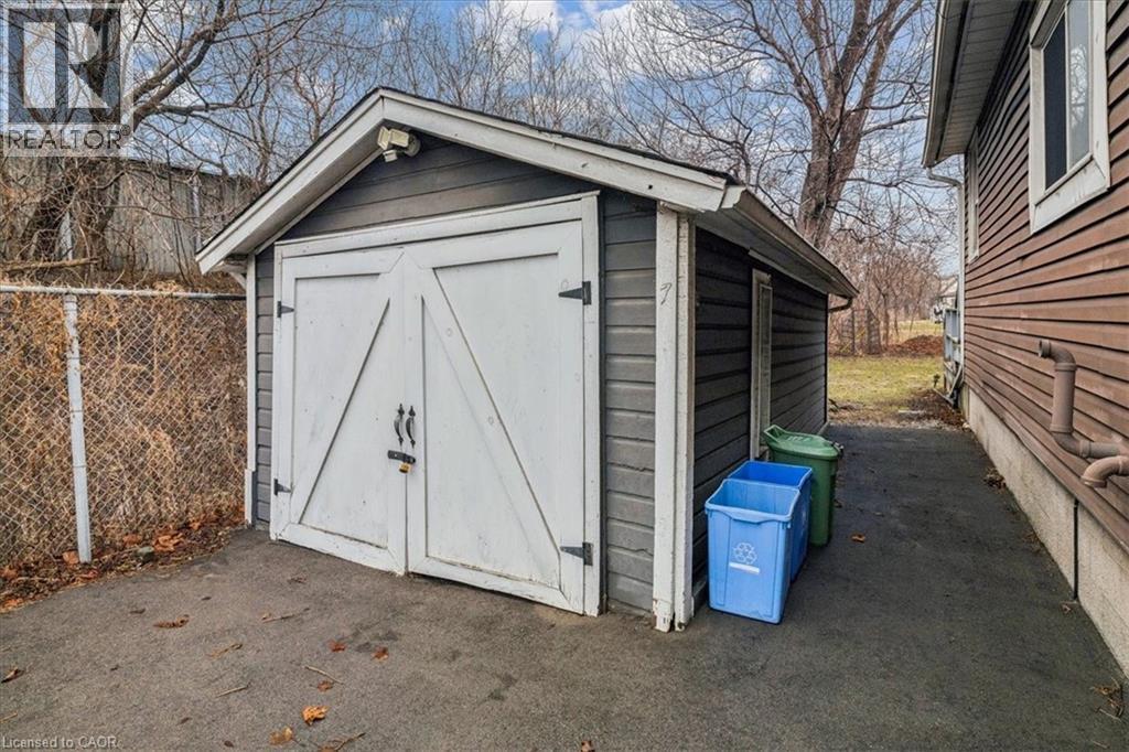 7 North Park Avenue, Hamilton, ON - Outdoor With Exterior