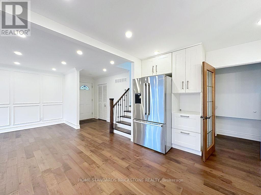 1360 Glen Rutley Circle, Mississauga, ON - Indoor Photo Showing Other Room