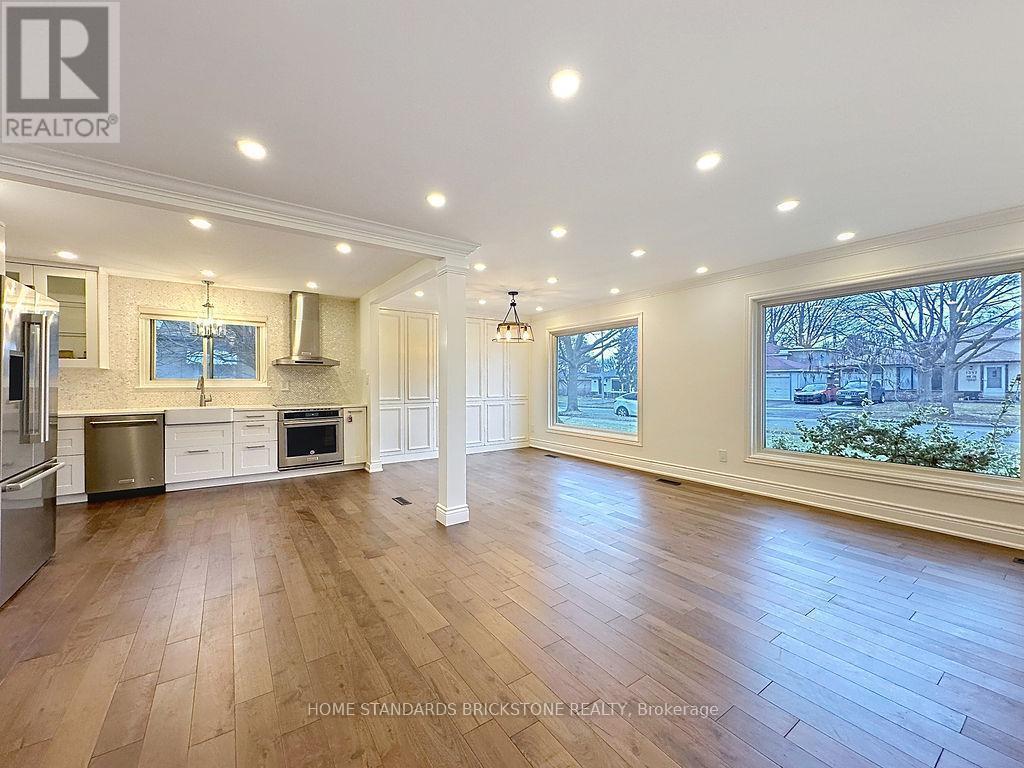 1360 Glen Rutley Circle, Mississauga, ON - Indoor Photo Showing Kitchen