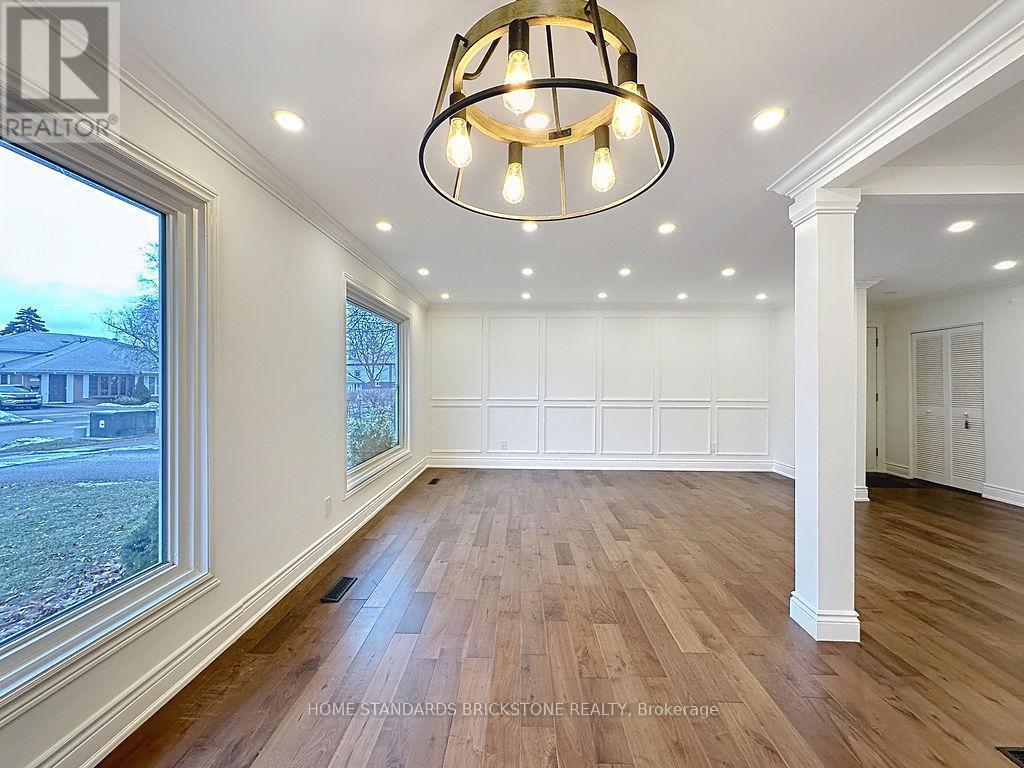 1360 Glen Rutley Circle, Mississauga, ON - Indoor Photo Showing Other Room