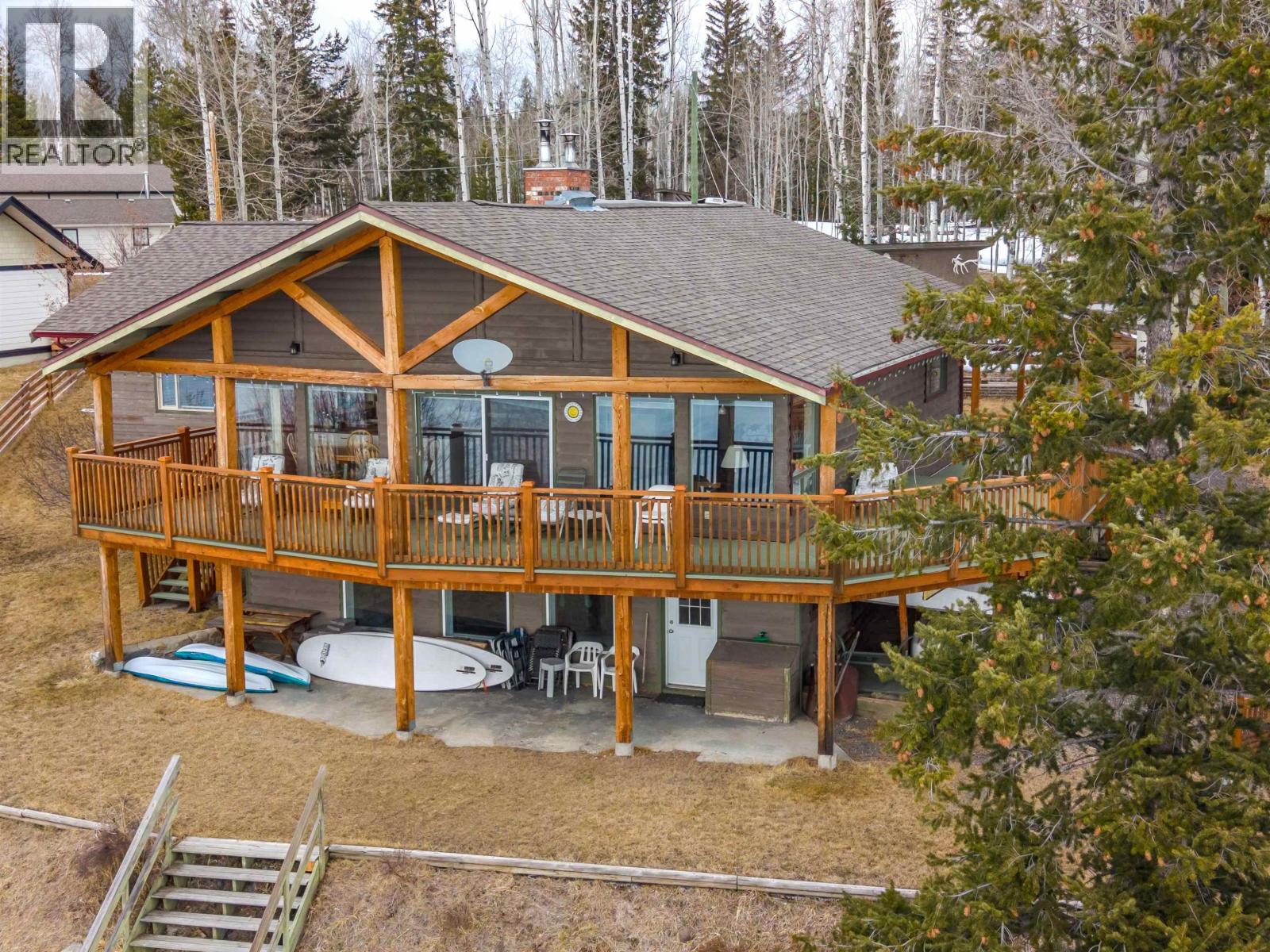 6410 Fox Crescent, Green Lake, BC - Outdoor