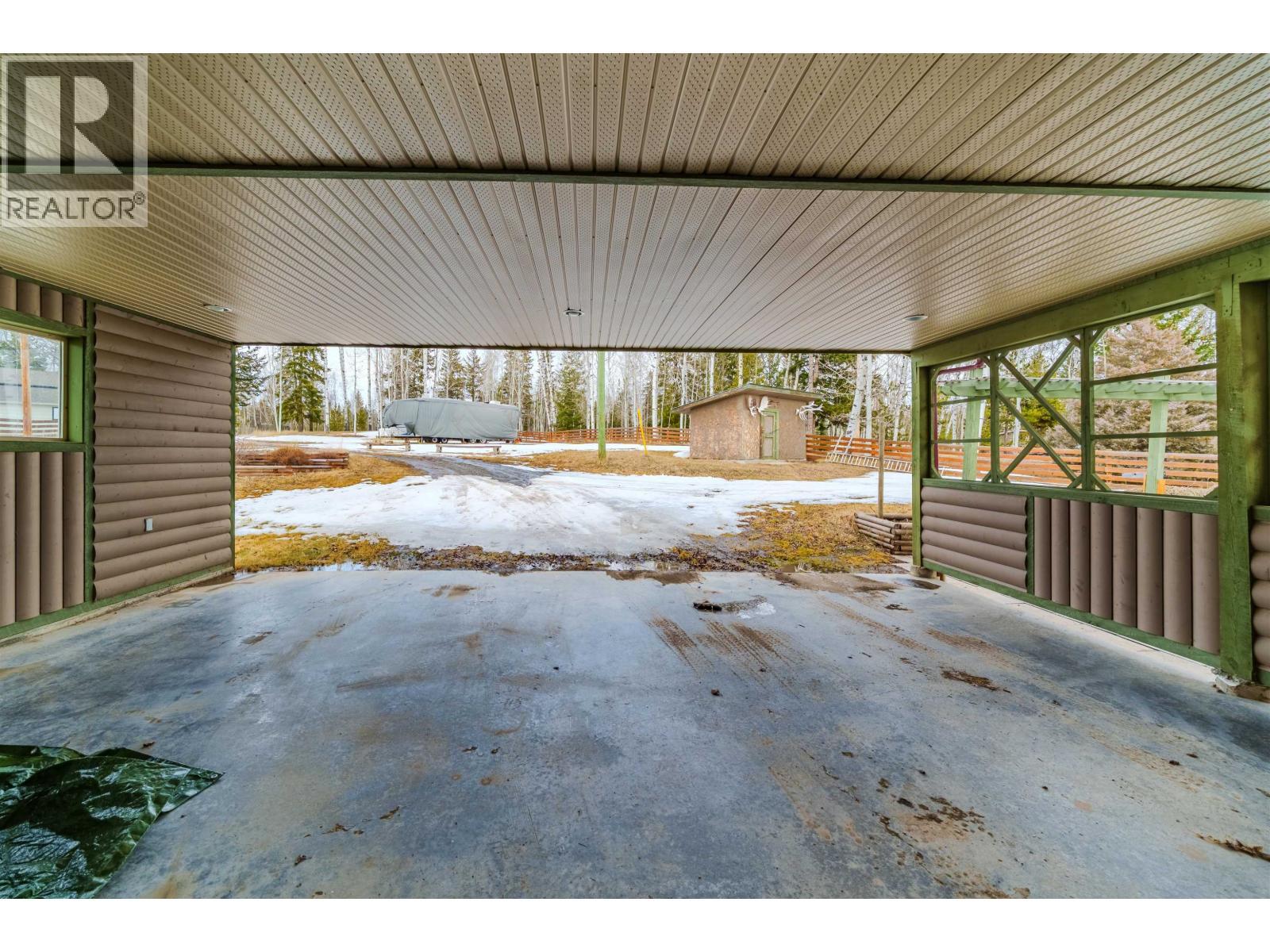 6410 Fox Crescent, Green Lake, BC - Outdoor