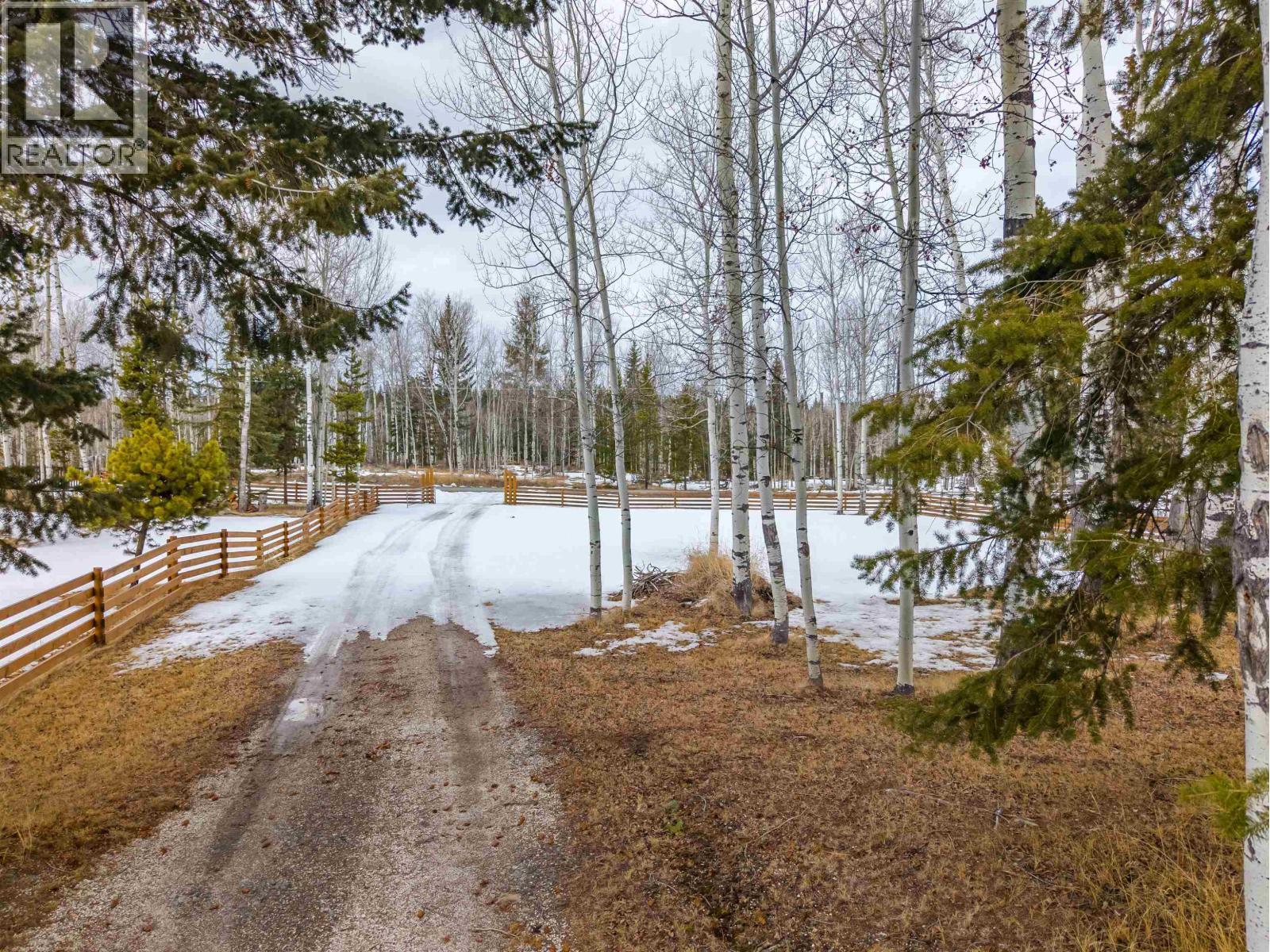 6410 Fox Crescent, Green Lake, BC - Outdoor