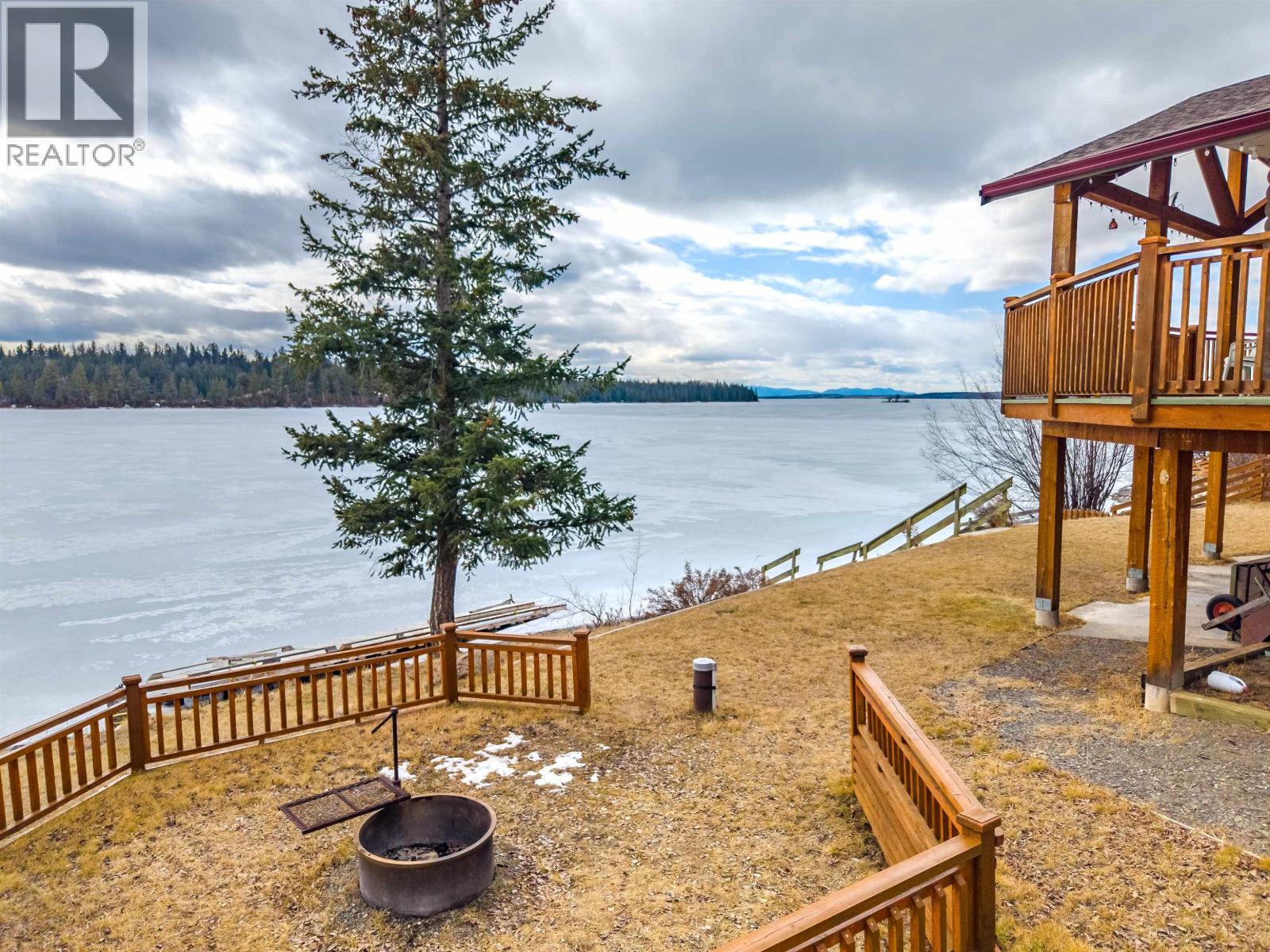 6410 Fox Crescent, Green Lake, BC - Outdoor With Body Of Water With View