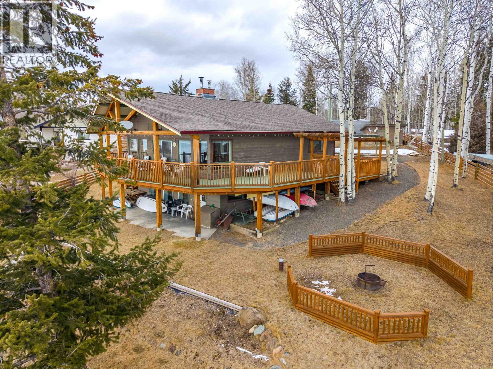 6410 Fox Crescent, Green Lake, BC - Outdoor With Deck Patio Veranda