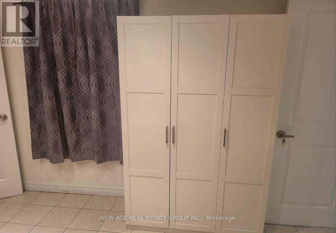 467 Limeridge Road W, Hamilton, ON - Indoor Photo Showing Bathroom