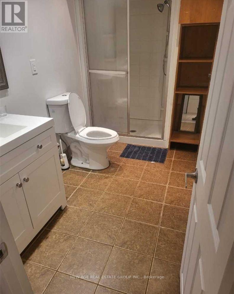 467 Limeridge Road W, Hamilton, ON - Indoor Photo Showing Bathroom