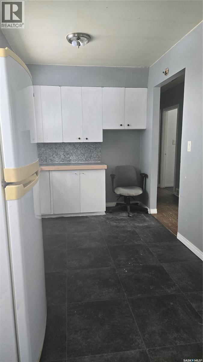 713 Prospect Avenue, Oxbow, SK - Indoor Photo Showing Kitchen
