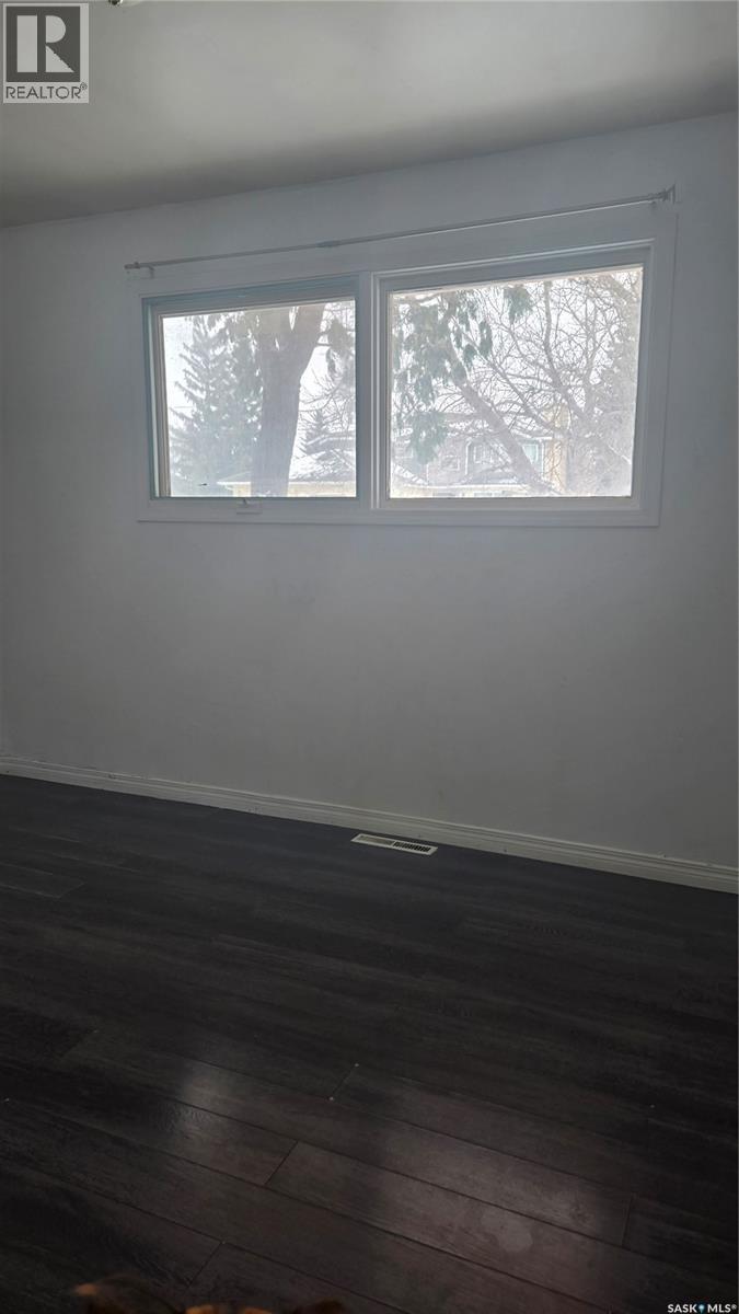 713 Prospect Avenue, Oxbow, SK - Indoor Photo Showing Other Room