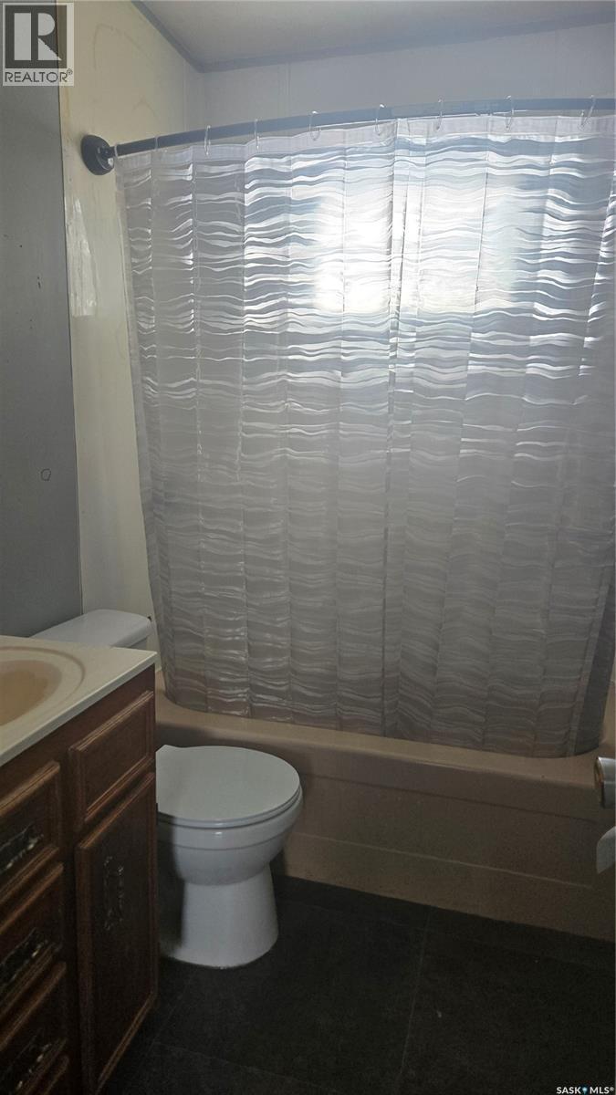 713 Prospect Avenue, Oxbow, SK - Indoor Photo Showing Bathroom