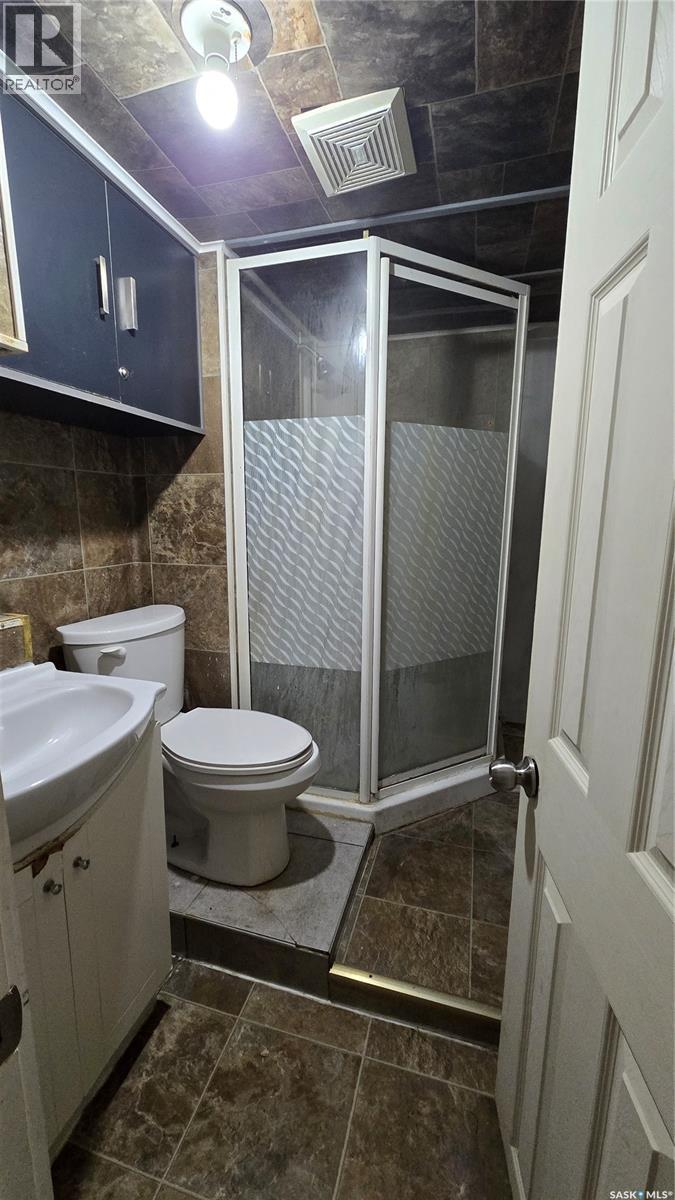 713 Prospect Avenue, Oxbow, SK - Indoor Photo Showing Bathroom