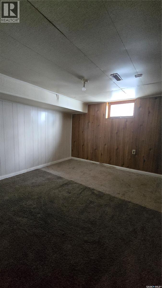 713 Prospect Avenue, Oxbow, SK - Indoor Photo Showing Basement