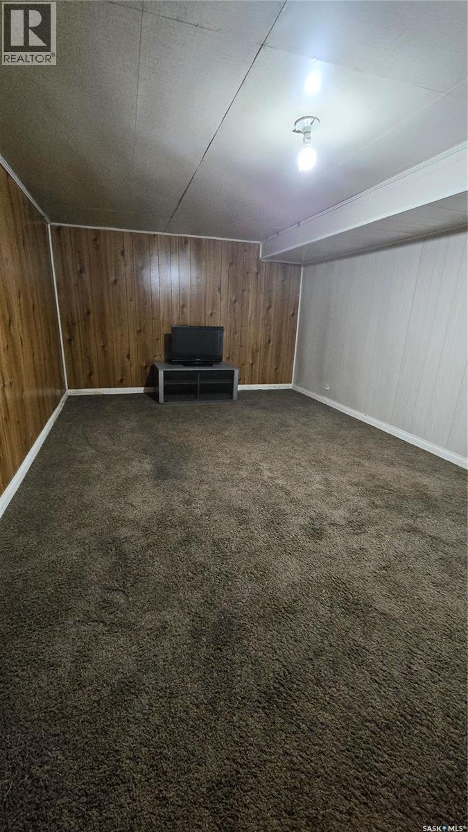 713 Prospect Avenue, Oxbow, SK - Indoor Photo Showing Other Room