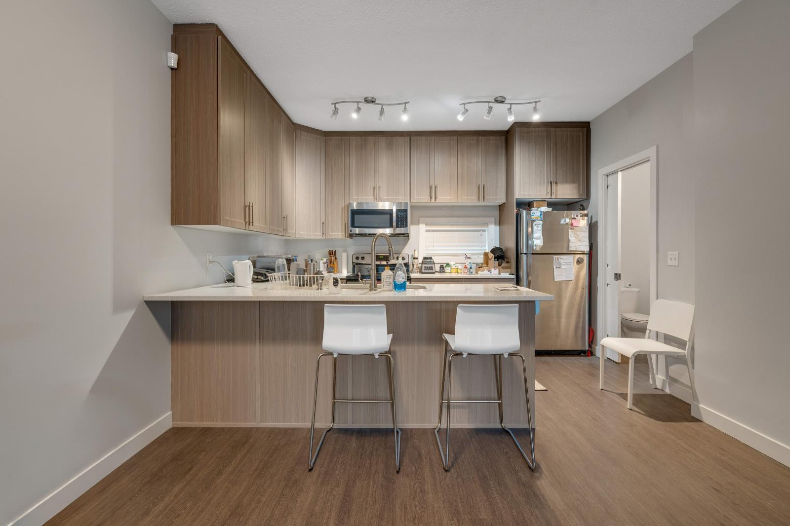 10104 122 Ave Nw, Edmonton, AB - Indoor Photo Showing Kitchen