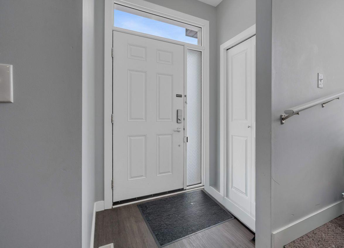 10104 122 Ave Nw, Edmonton, AB - Indoor Photo Showing Other Room
