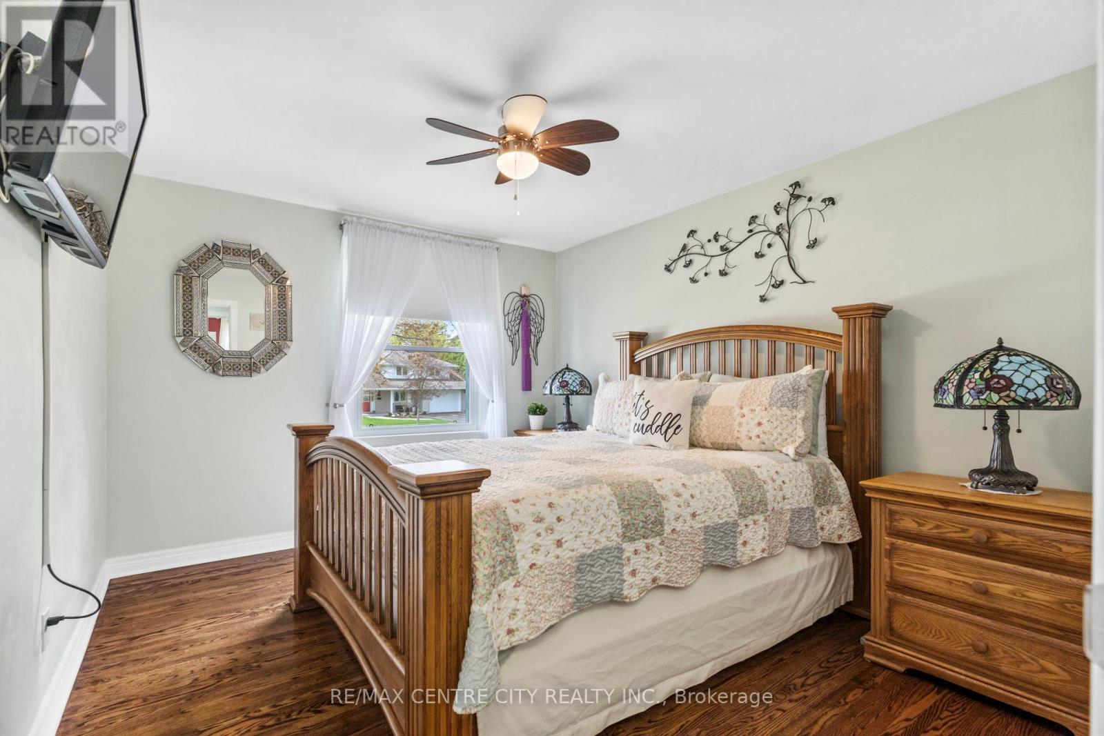 8 Parkview Drive, St. Thomas, ON - Indoor Photo Showing Bedroom