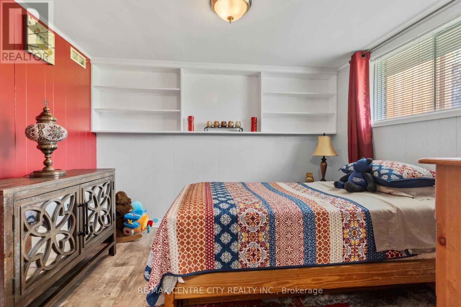 8 Parkview Drive, St. Thomas, ON - Indoor Photo Showing Bedroom