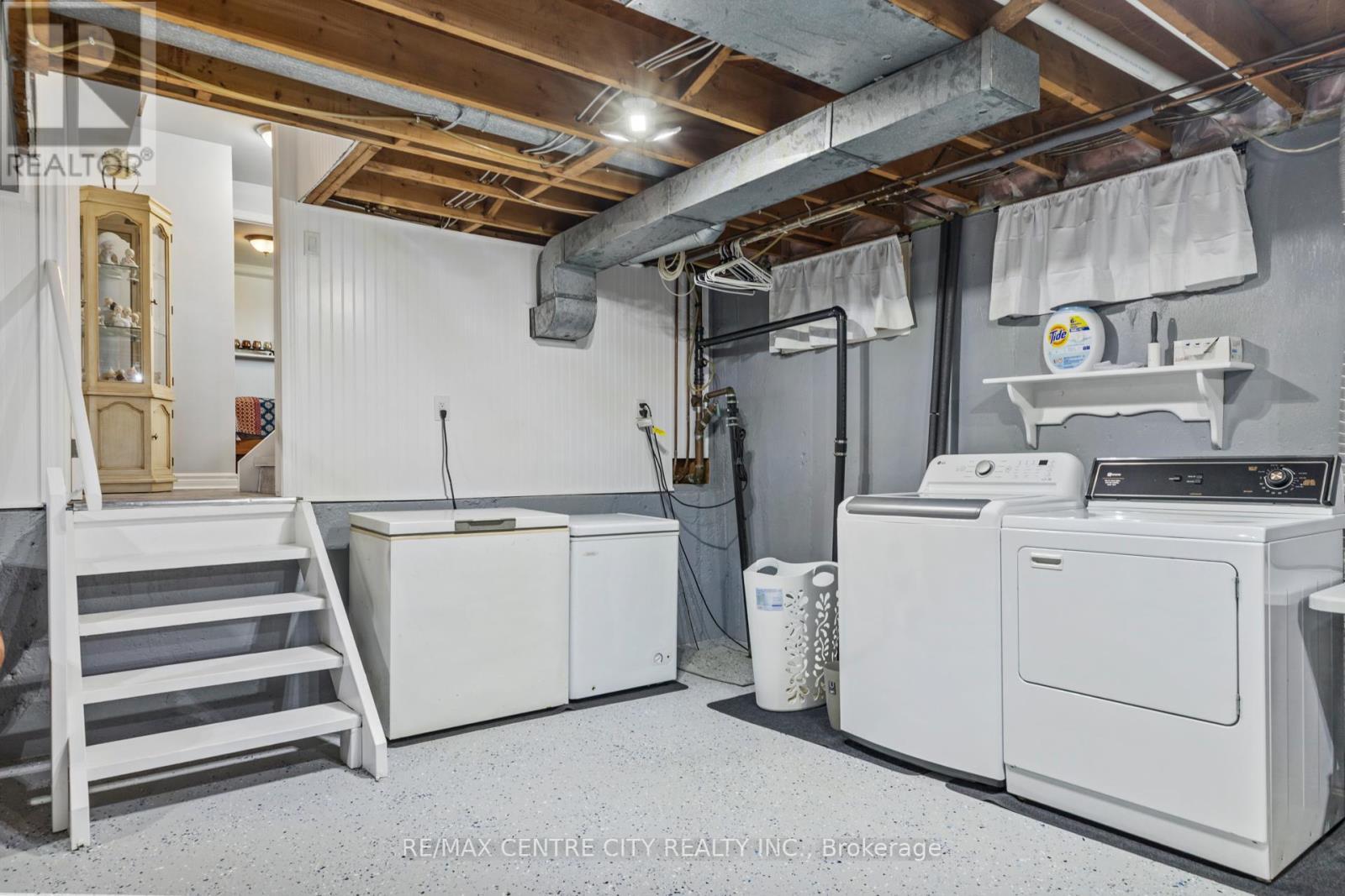 8 Parkview Drive, St. Thomas, ON - Indoor Photo Showing Laundry Room