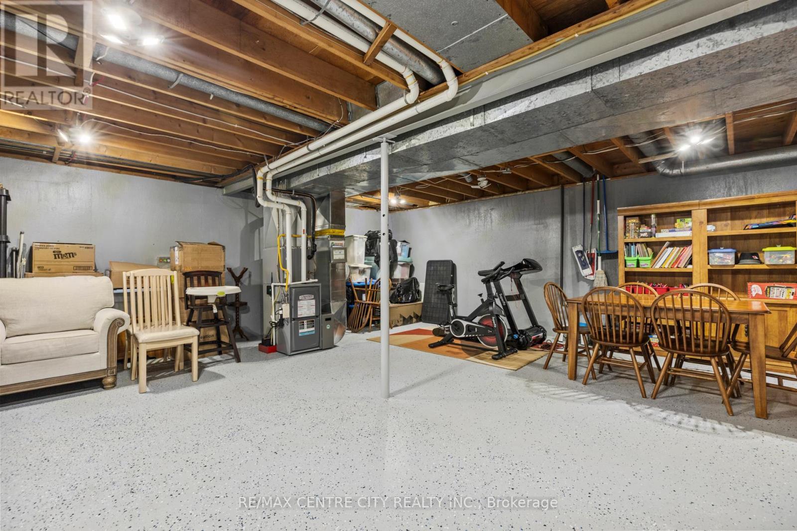 8 Parkview Drive, St. Thomas, ON - Indoor Photo Showing Basement