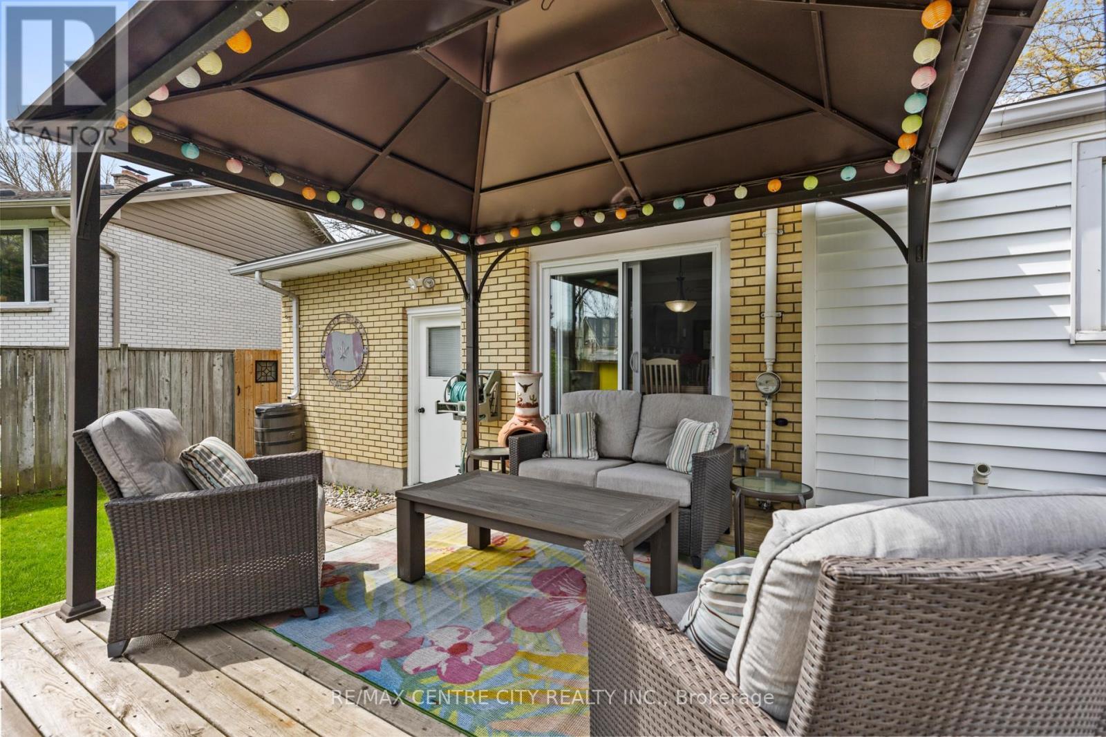 8 Parkview Drive, St. Thomas, ON - Outdoor With Deck Patio Veranda With Exterior