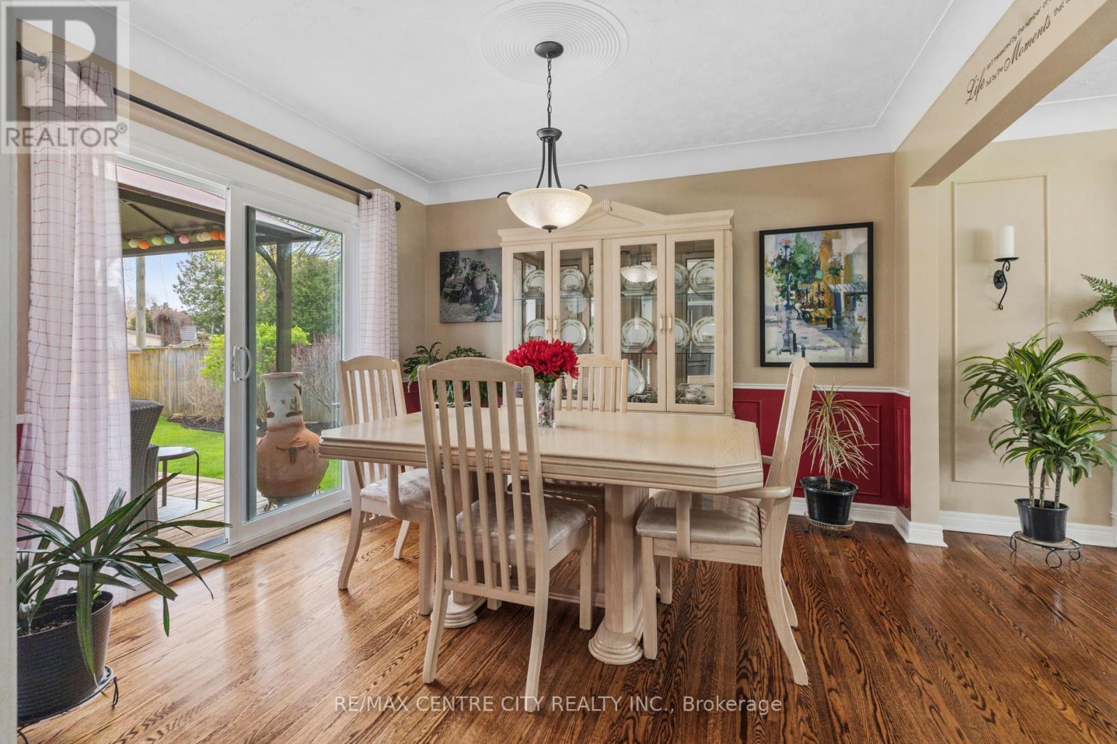 8 Parkview Drive, St. Thomas, ON - Indoor Photo Showing Dining Room