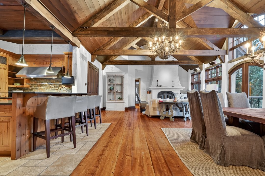 Dining Room - 1015 Ch. Cochrane, Mont-Tremblant, QC - Indoor Photo Showing Dining Room