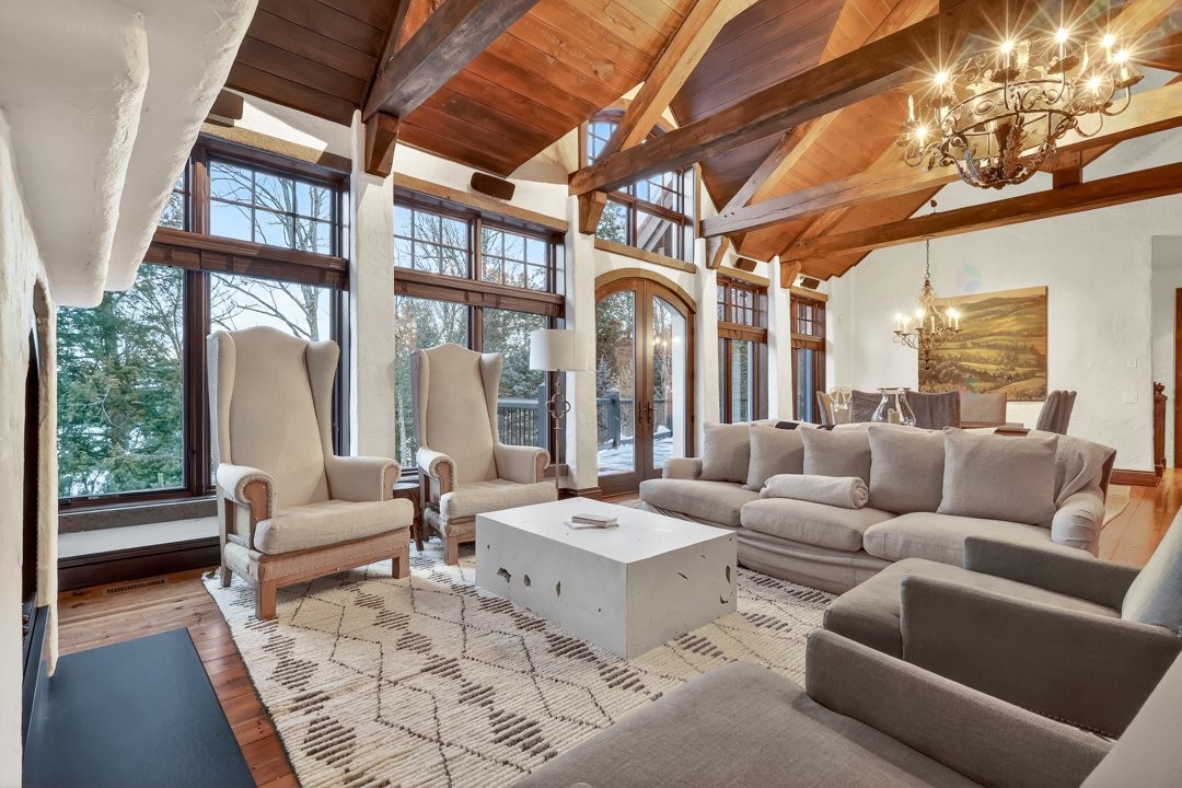 Living Room - 1015 Ch. Cochrane, Mont-Tremblant, QC - Indoor Photo Showing Living Room