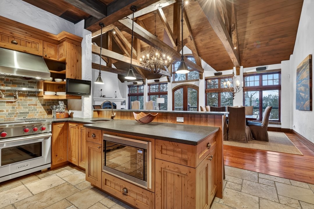 Kitchen - 1015 Ch. Cochrane, Mont-Tremblant, QC - Indoor Photo Showing Other Room