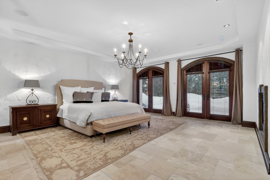 Master Bedroom - 1015 Ch. Cochrane, Mont-Tremblant, QC - Indoor Photo Showing Bedroom