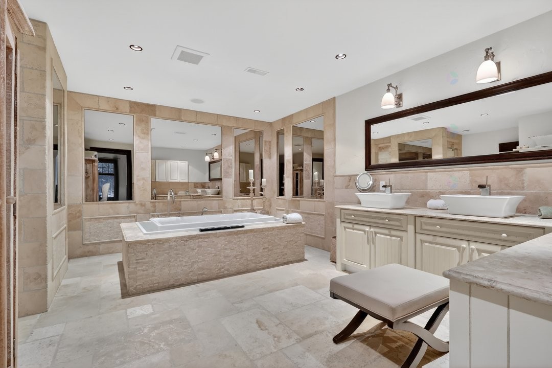 Master Bathroom - 1015 Ch. Cochrane, Mont-Tremblant, QC - Indoor Photo Showing Bathroom