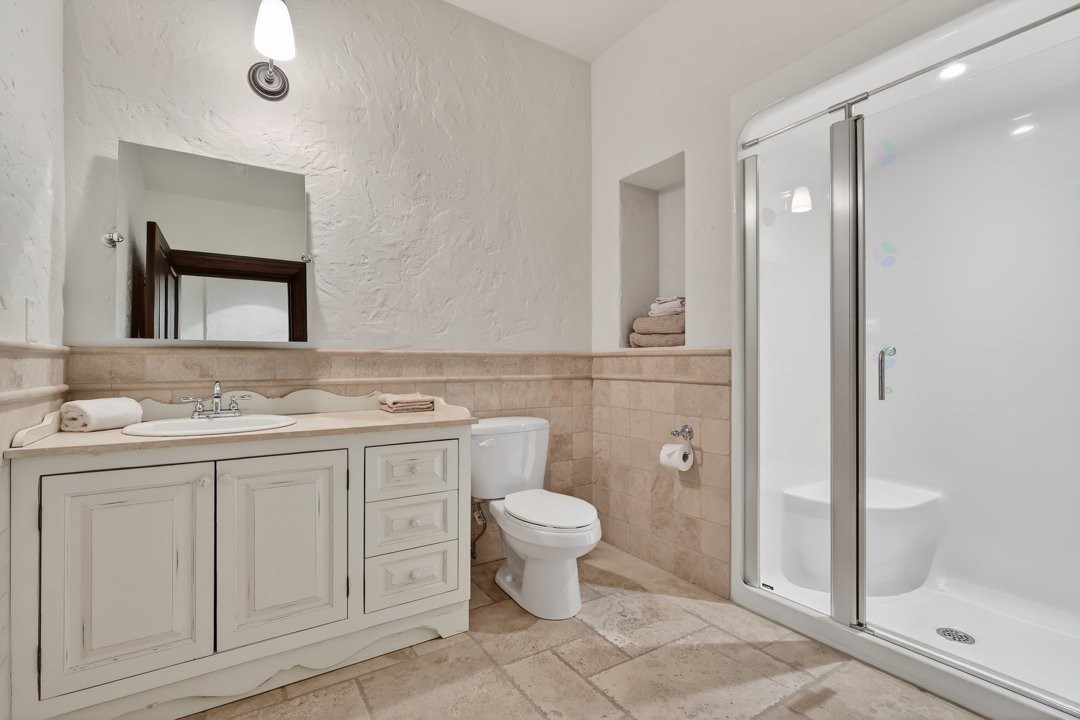 Bathroom - 1015 Ch. Cochrane, Mont-Tremblant, QC - Indoor Photo Showing Bathroom