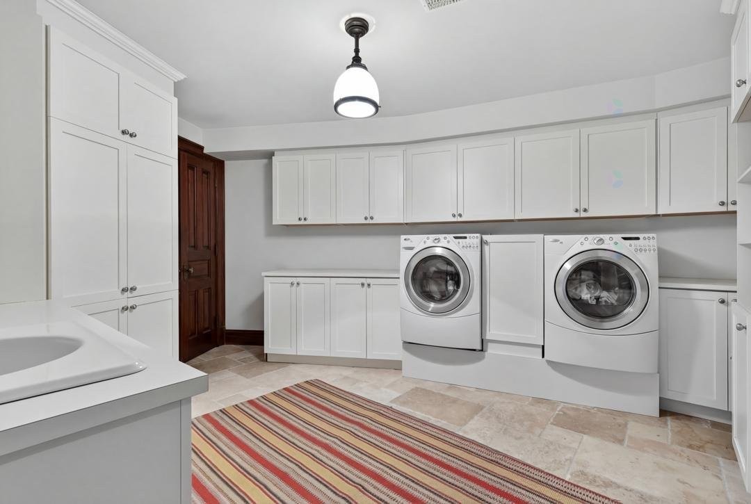 Laundry - 1015 Ch. Cochrane, Mont-Tremblant, QC - Indoor Photo Showing Laundry Room