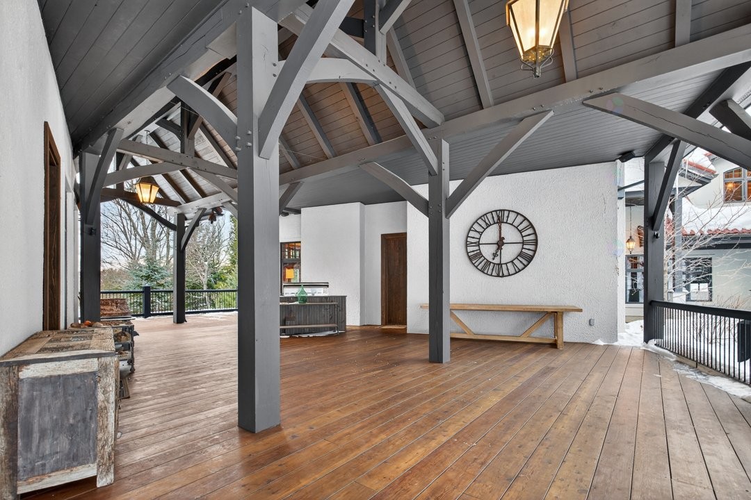 Entry - 1015 Ch. Cochrane, Mont-Tremblant, QC - Outdoor