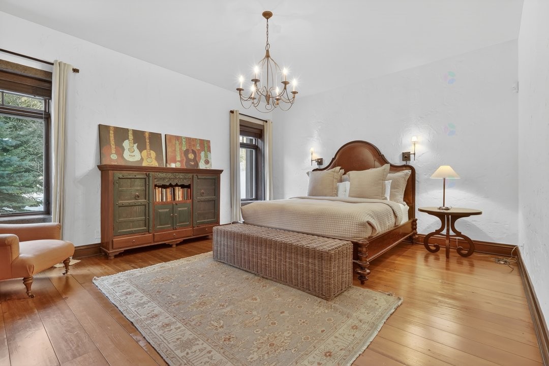 Bedroom - 1015 Ch. Cochrane, Mont-Tremblant, QC - Indoor Photo Showing Bedroom