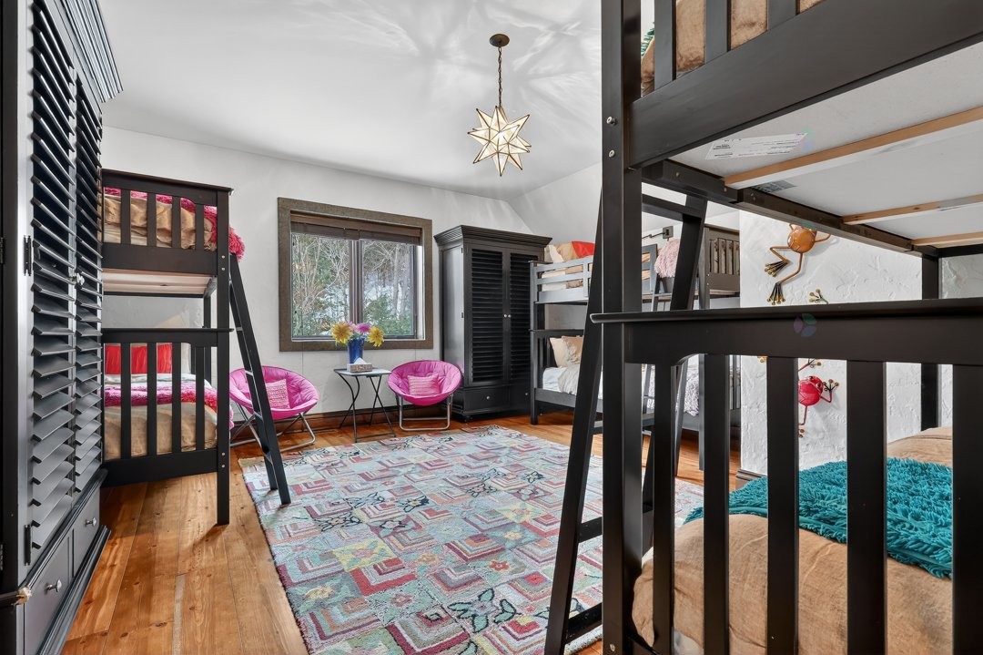 Bedroom - 1015 Ch. Cochrane, Mont-Tremblant, QC - Indoor Photo Showing Other Room