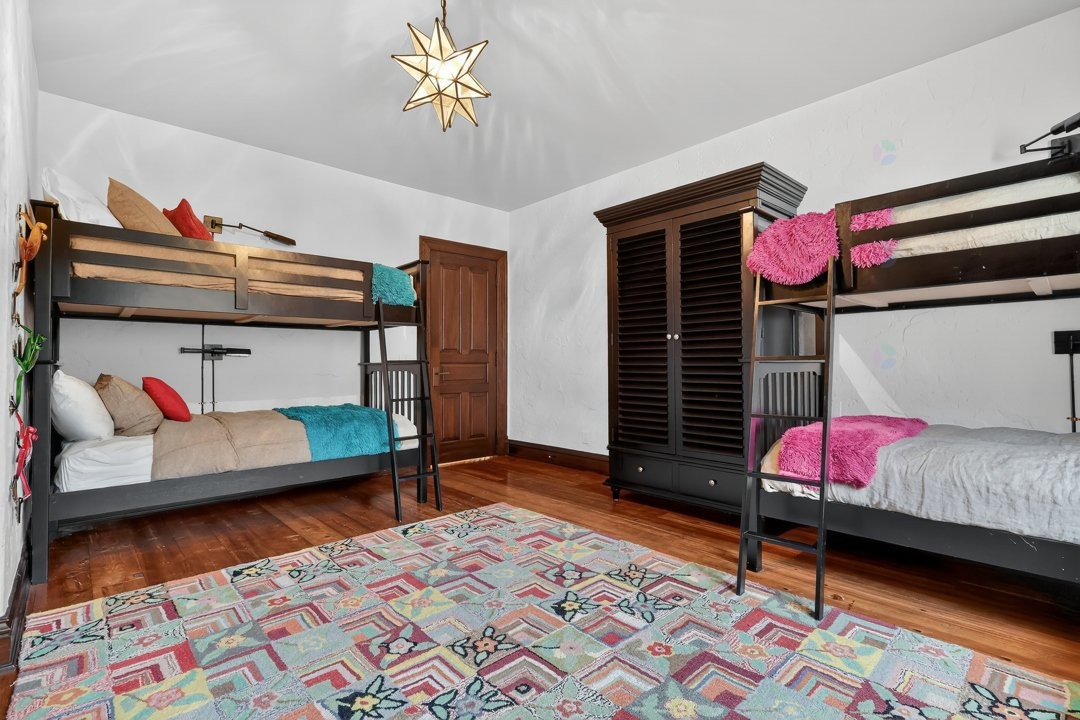 Bedroom - 1015 Ch. Cochrane, Mont-Tremblant, QC - Indoor Photo Showing Bedroom