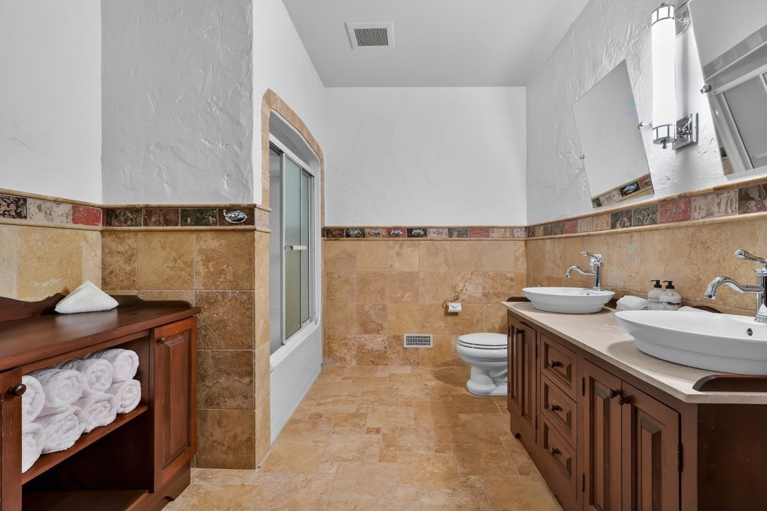 Bathroom - 1015 Ch. Cochrane, Mont-Tremblant, QC - Indoor Photo Showing Bathroom
