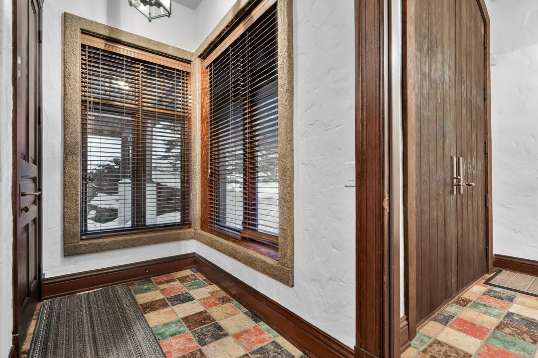 Mud Room - 1015 Ch. Cochrane, Mont-Tremblant, QC - Indoor Photo Showing Other Room