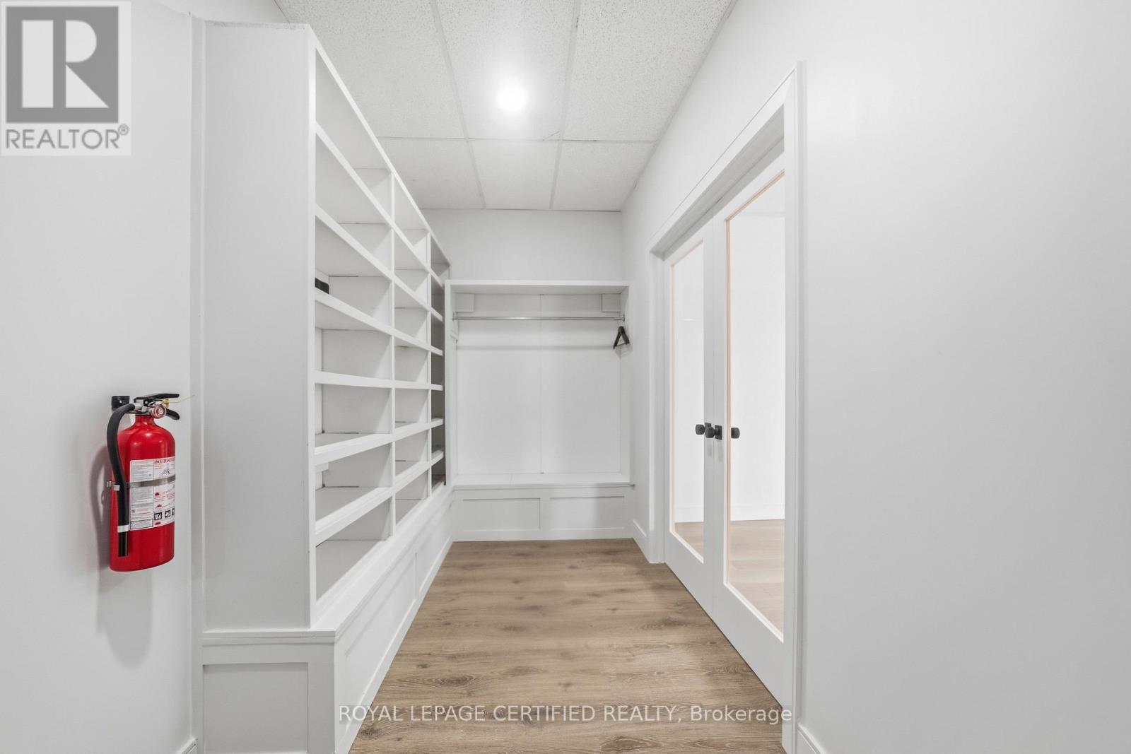 590 Barton Street E, Hamilton, ON