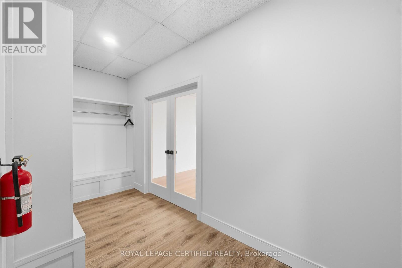 590 Barton Street E, Hamilton, ON